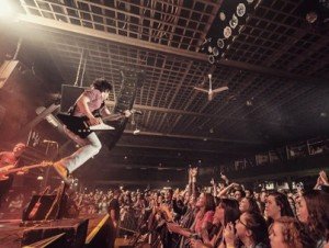Charlie Worsham is not afraid to have a lot of fun on stage during his shows. PHOTO COURTESY OF CHARLIE WORSHAM