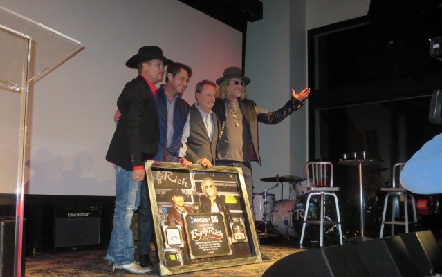 Big & Rich celebrate back-to-back hits with "Look at You" and "Run Away with You." PHOTO BY CILLEA HOUGHTON