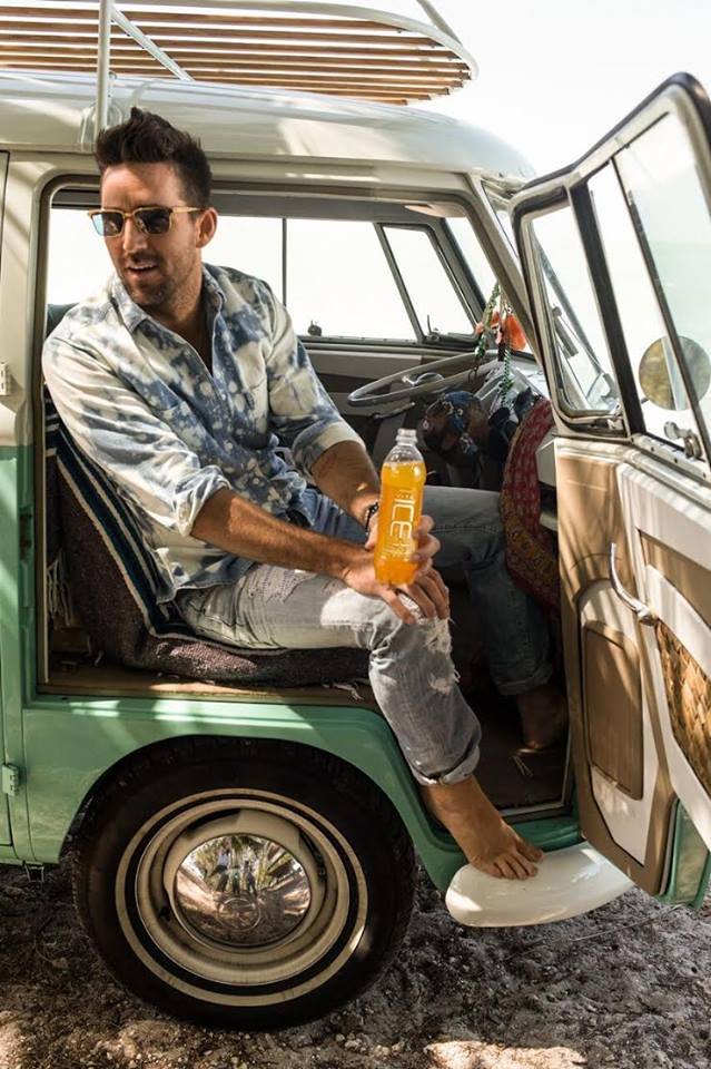 Owen's new album features the latest single, "American Country Love Song." PHOTO COURTESY JAKE OWEN